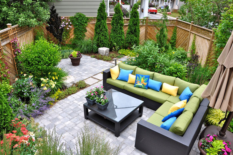 طراحی فضای سبز حیاط در کرج